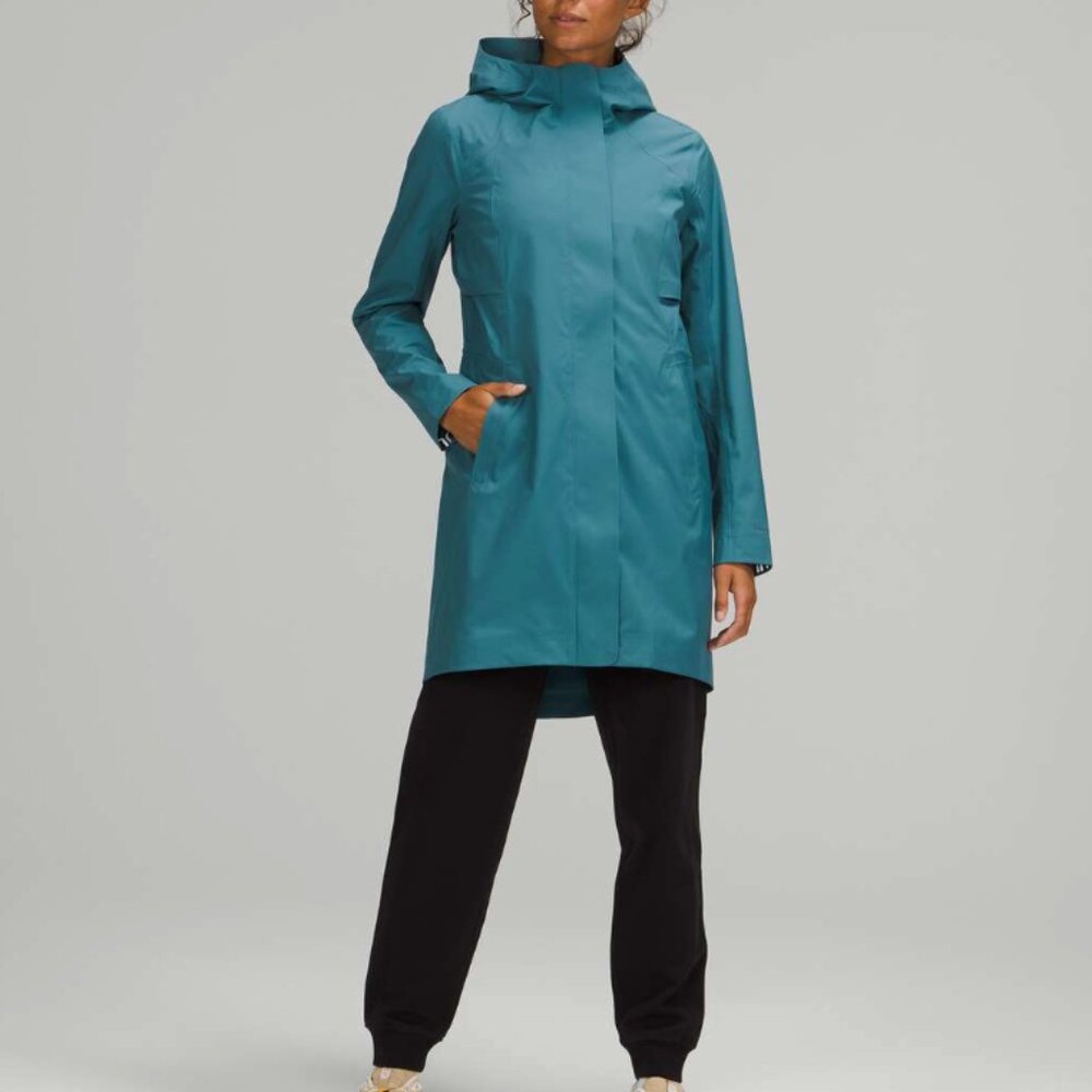 Lululemon Rain Rebel Jacket, Color CAPB (Capture Blue), Size 4